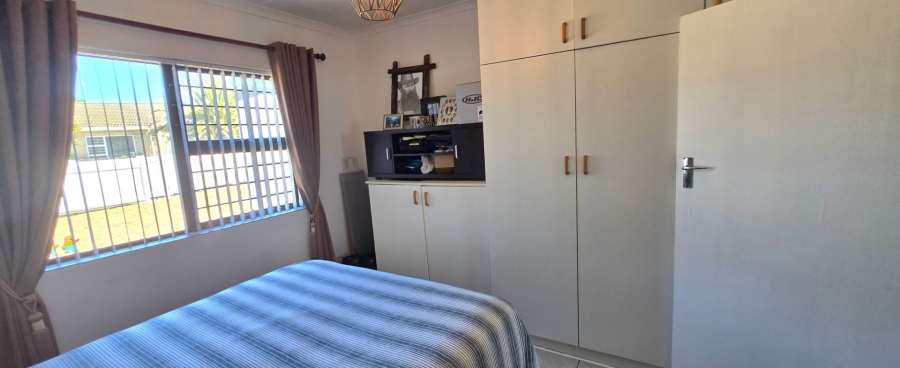 4 Bedroom Property for Sale in Kleinbaai Western Cape